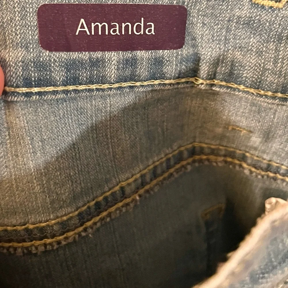 Gloria Vanderbilt Amanda Slimming Denim Bermuda Shorts Size 8 High Rise Blue